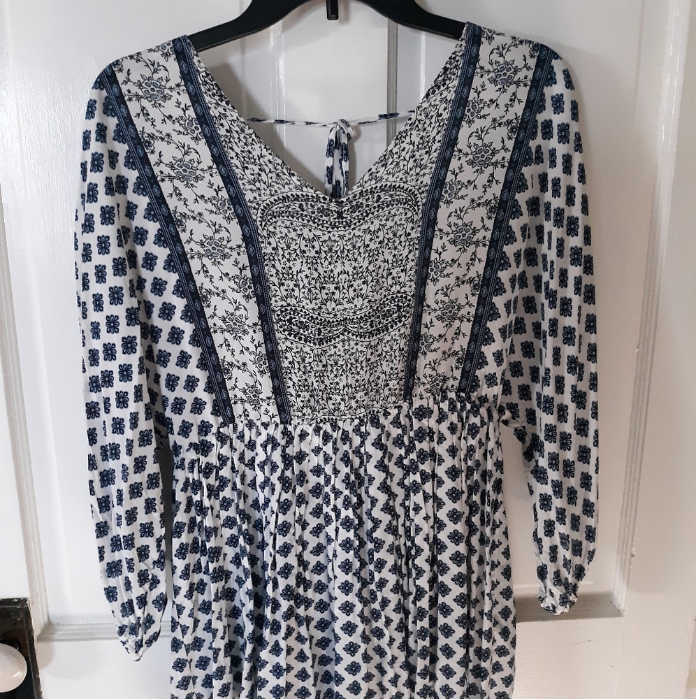 Beautiful blue and white top